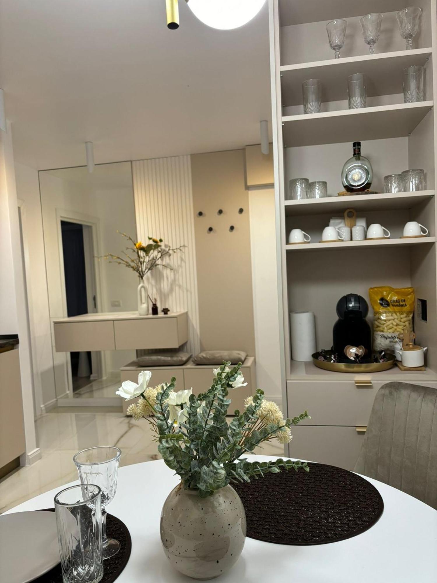 Appartement Est One 2 Semidecomandat
